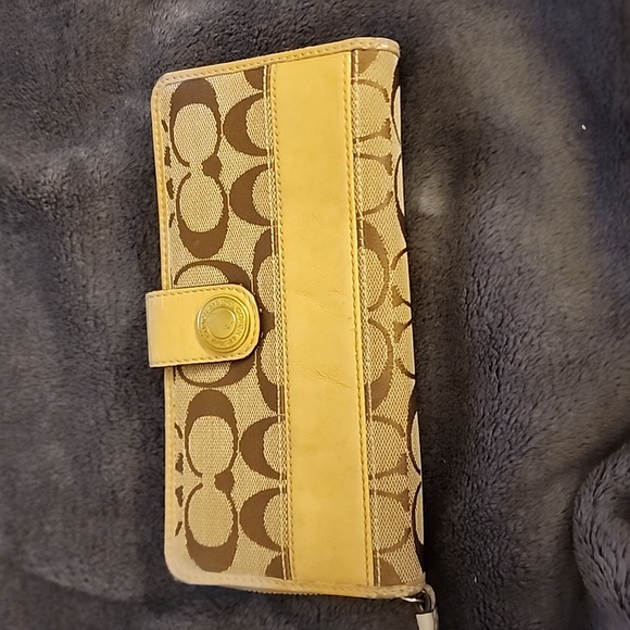 Coach Bag with matching wallet - Picture 5 of 7